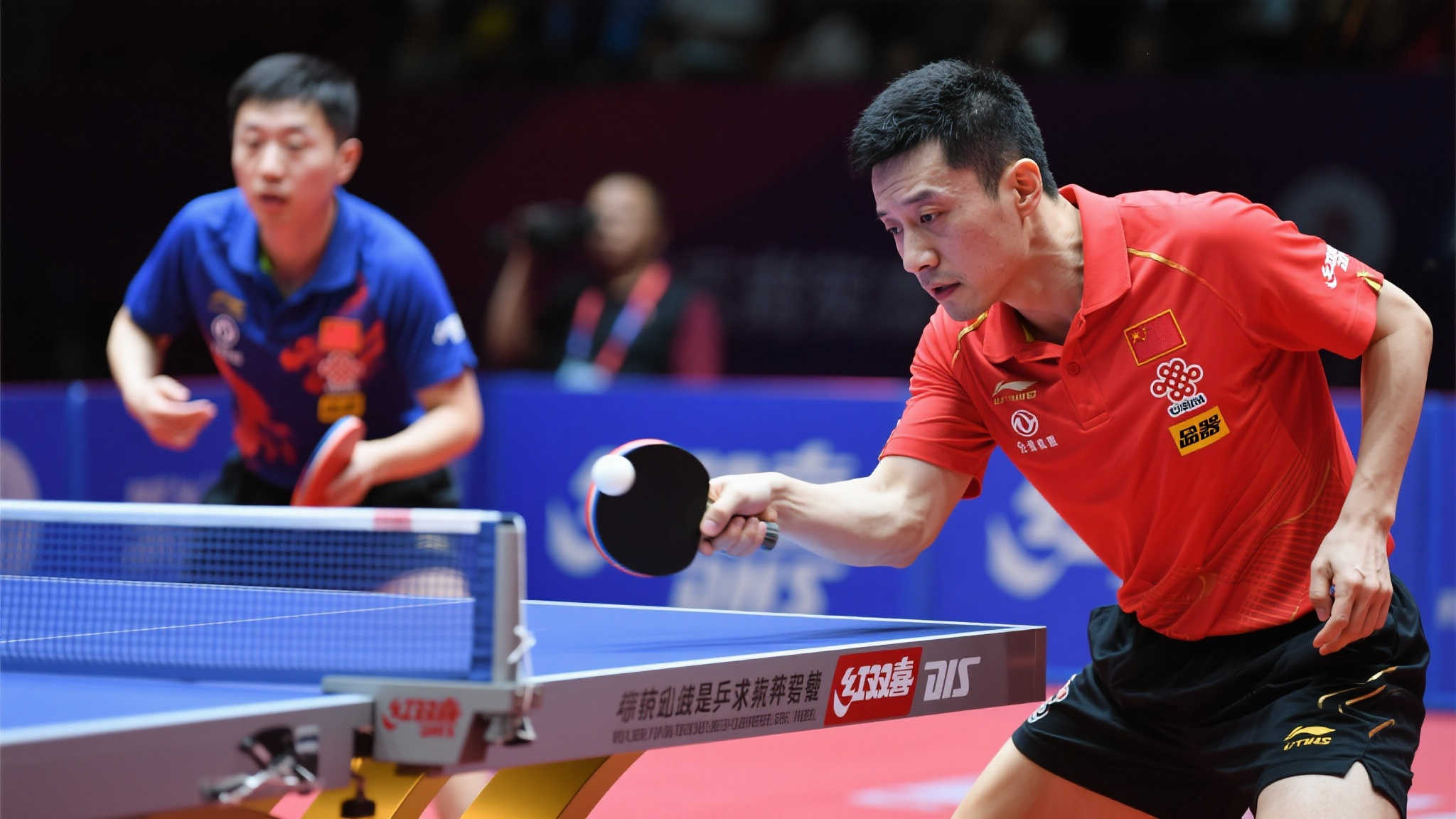 英超中争夺 英超中争夺