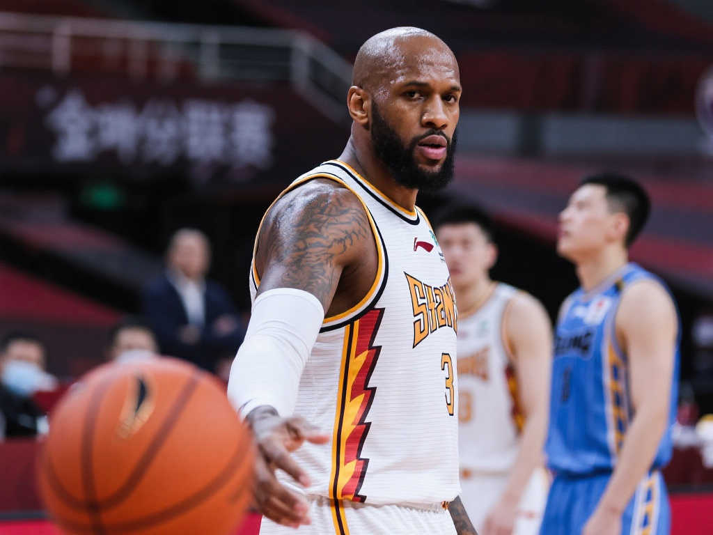 半场战报 半场战报